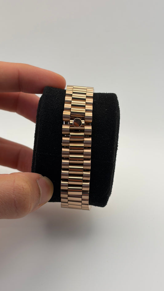 Daydate Yellow Gold & Green - Mod Seiko Mod - Détail cadran - Finitions premium