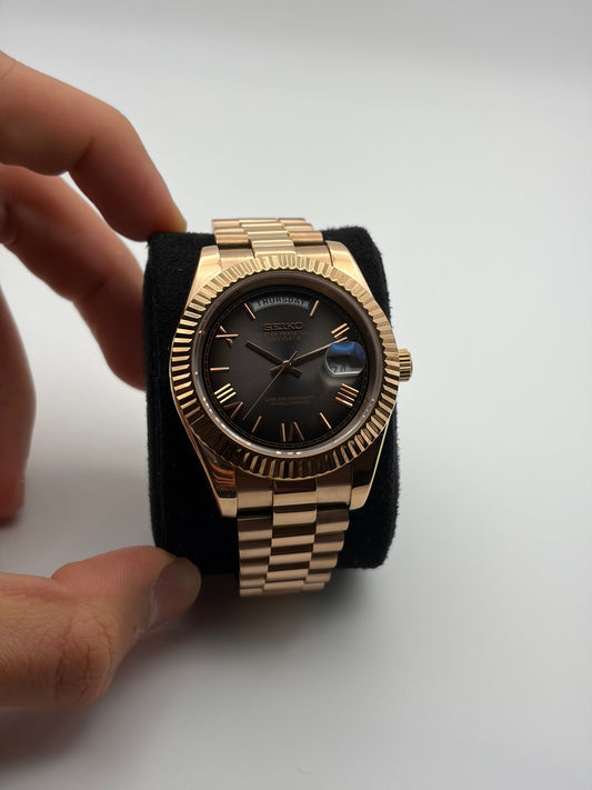 Cadran fumé Daydate Seiko Mod - Détail cadran - Finitions premium