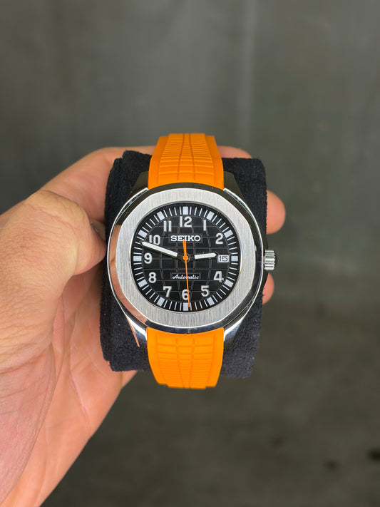 Orange & Black Aquanaut Seiko Mod — Détail cadran