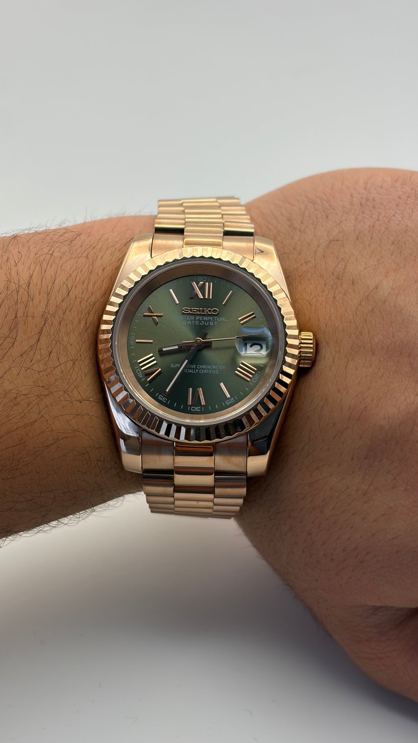 Datejust Rose Gold Olive Roman Seiko Mod — Détail bracelet