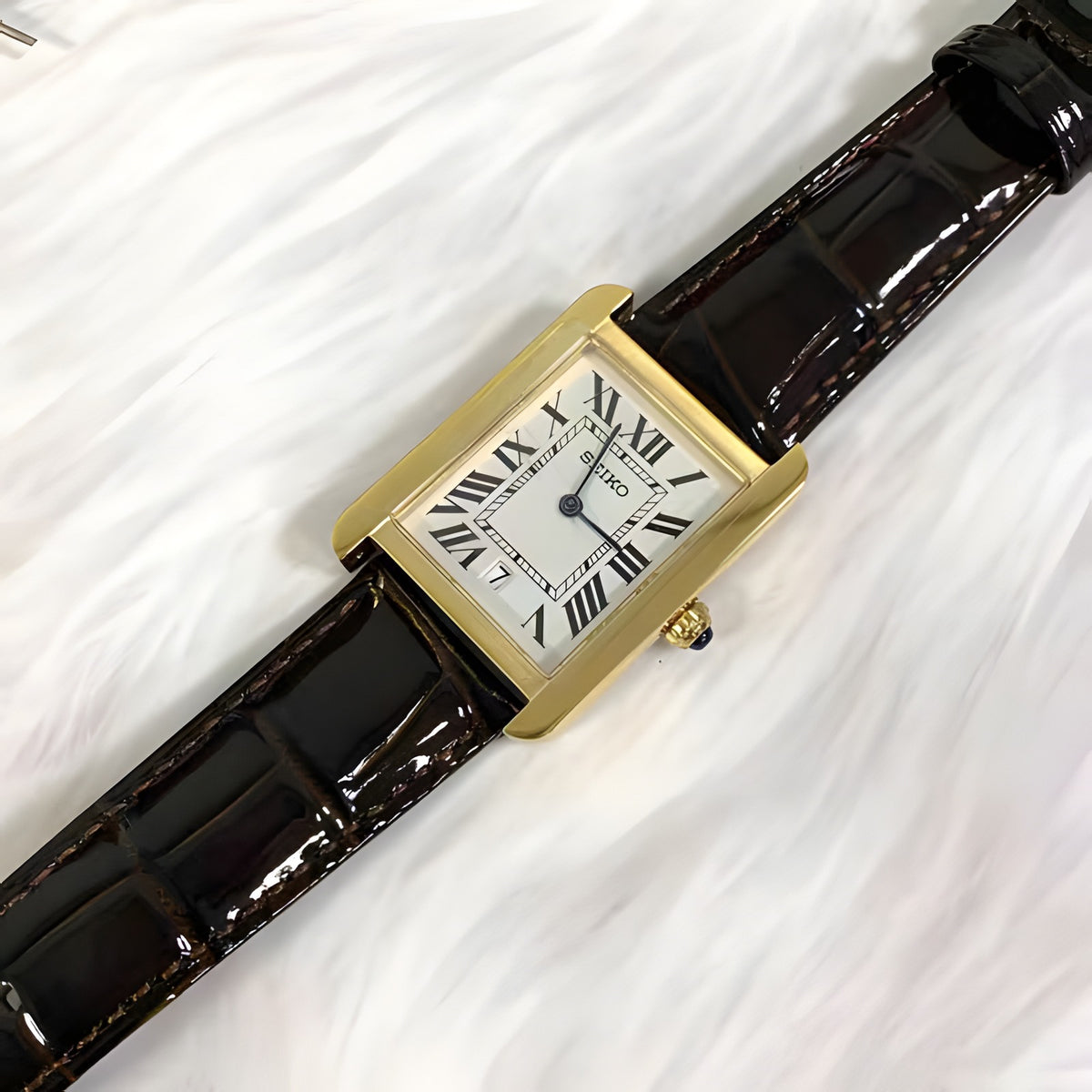 Seiko Mod Tank Lady White Dial Gold, montre femme rectangulaire, boîtier rectangulaire doré, cadran blanc à chiffres romains, bracelet cuir brun