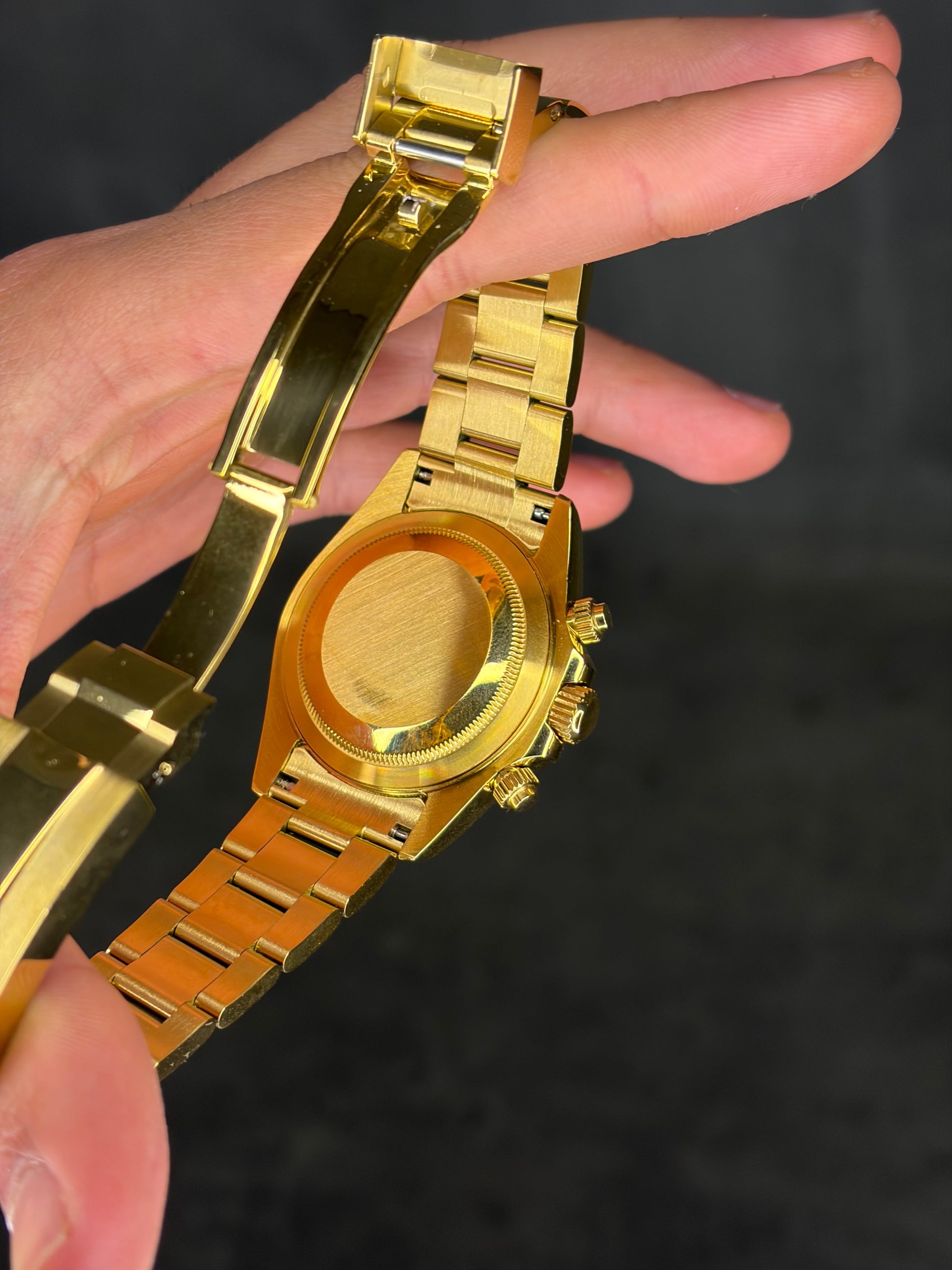 Yellow Gold & black Daytona Seiko Mod — Vue de profil