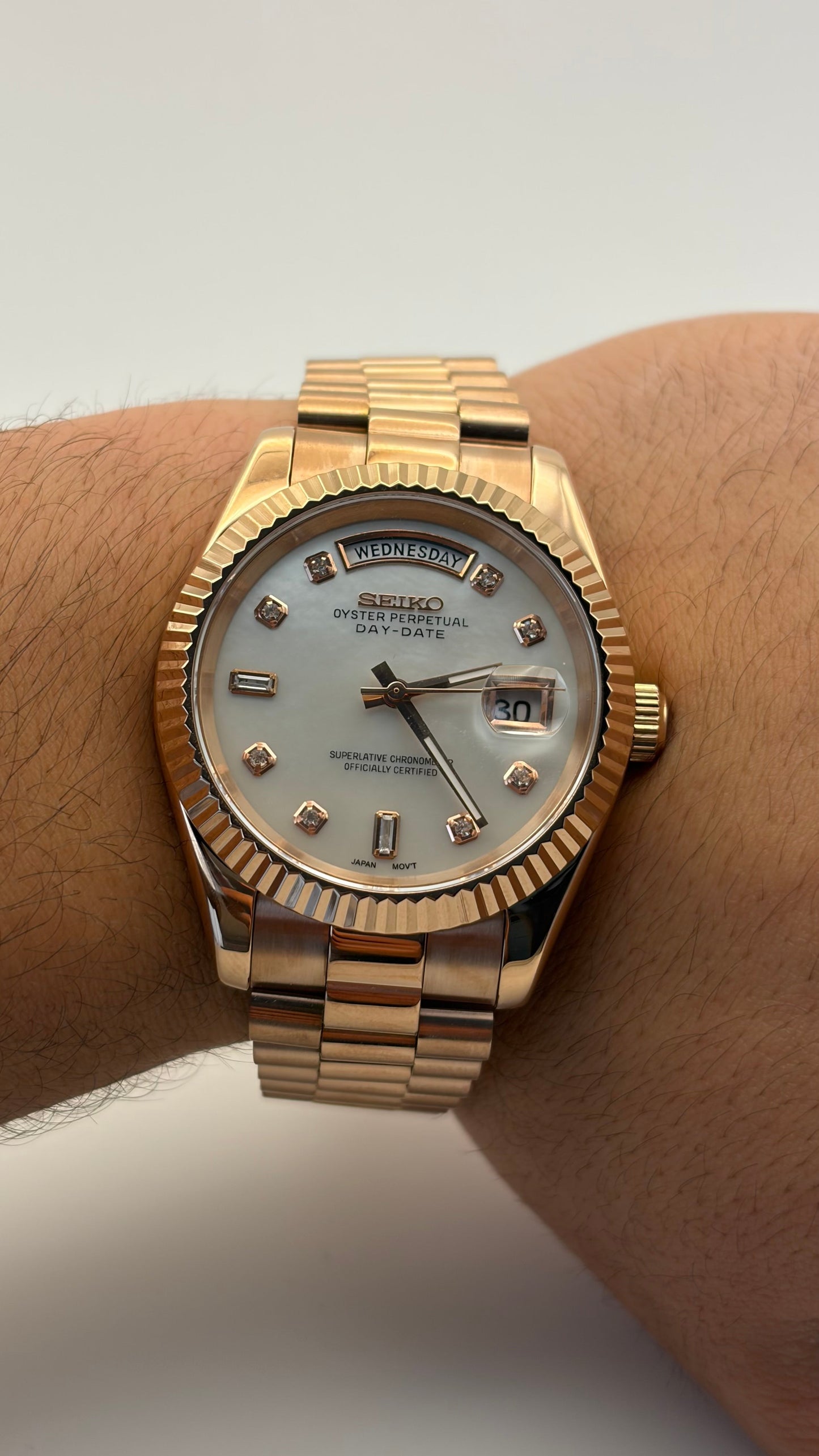 Daydate Pearl Diamond Dial Seiko Mod — Au poignet
