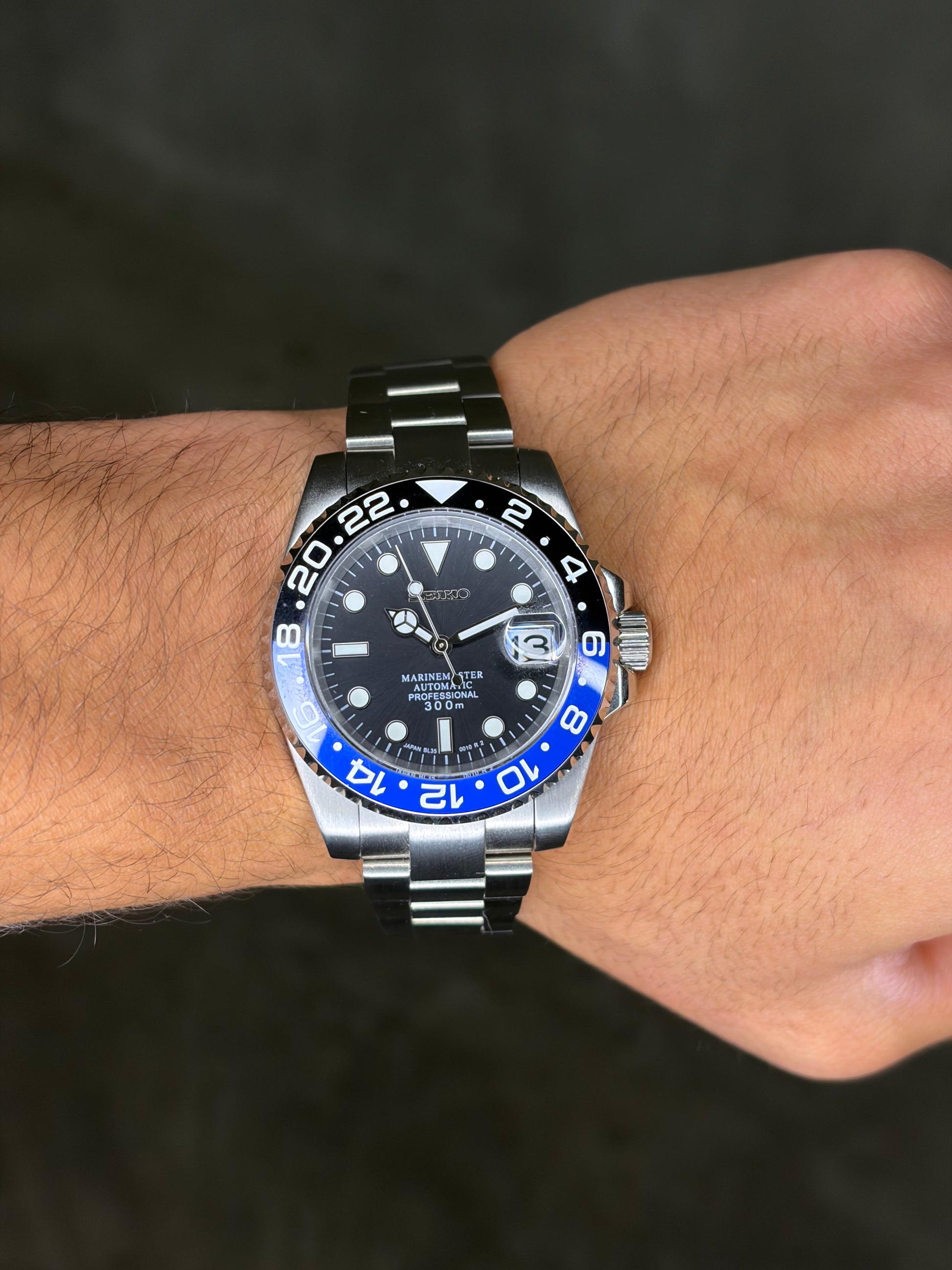 GMT Master II Batman Blue & Black bezel Seiko Mod — Au poignet