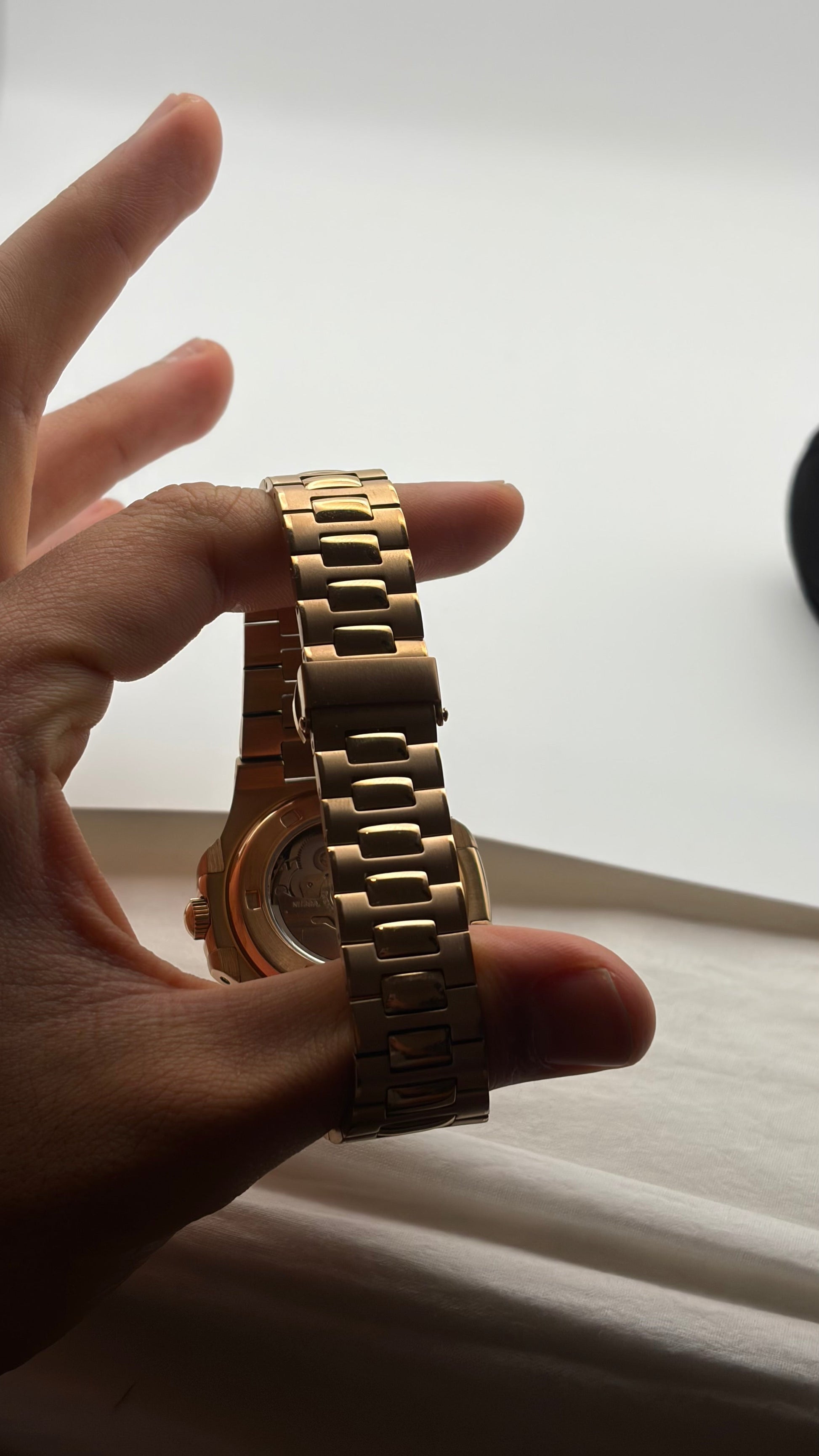 Nautilus Rose Gold Midnight Blue Seiko Mod — Au poignet
