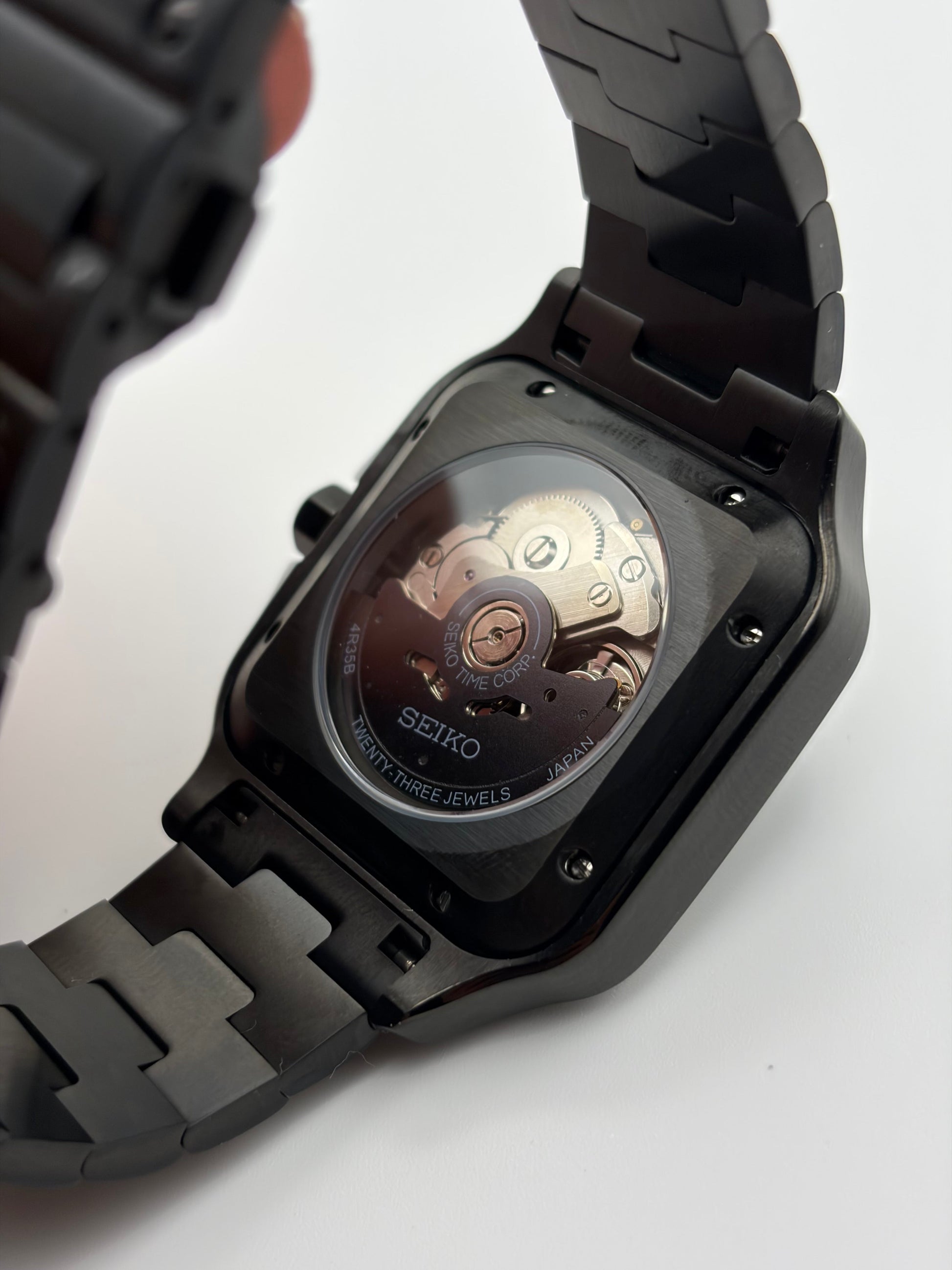 Santos Black White Skeleton Seiko Mod — Détail cadran