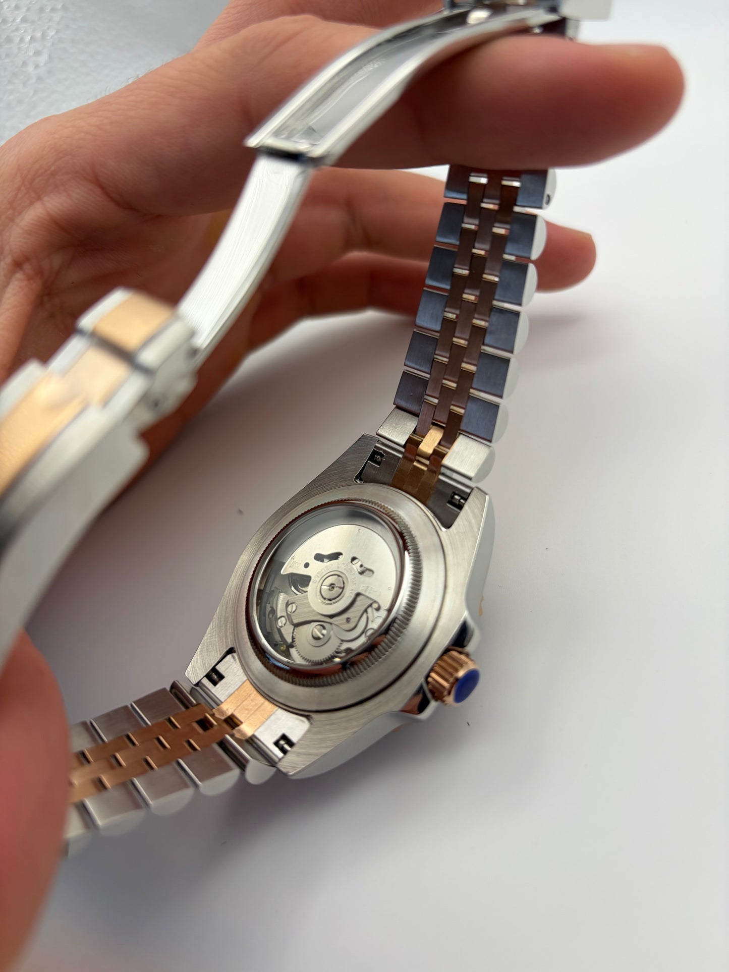 GMT Two Tone Rootbeer Seiko Mod — Vue de profil