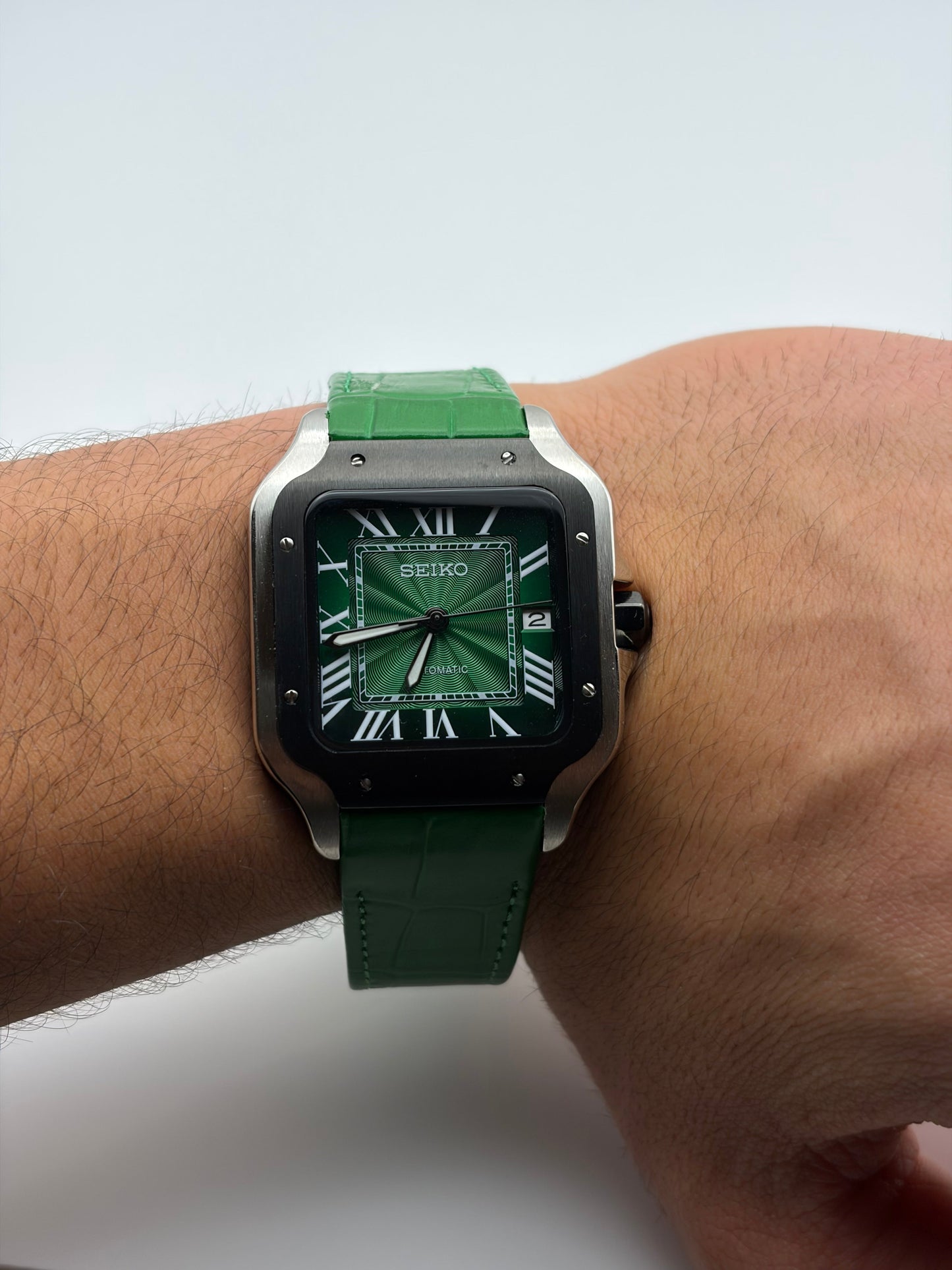 Bracelet en cuir vert Santos Seiko Mod - Au poignet - Montre luxe accessible