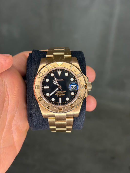 Yellow Gold Yacht Master Seiko Mod — Détail cadran