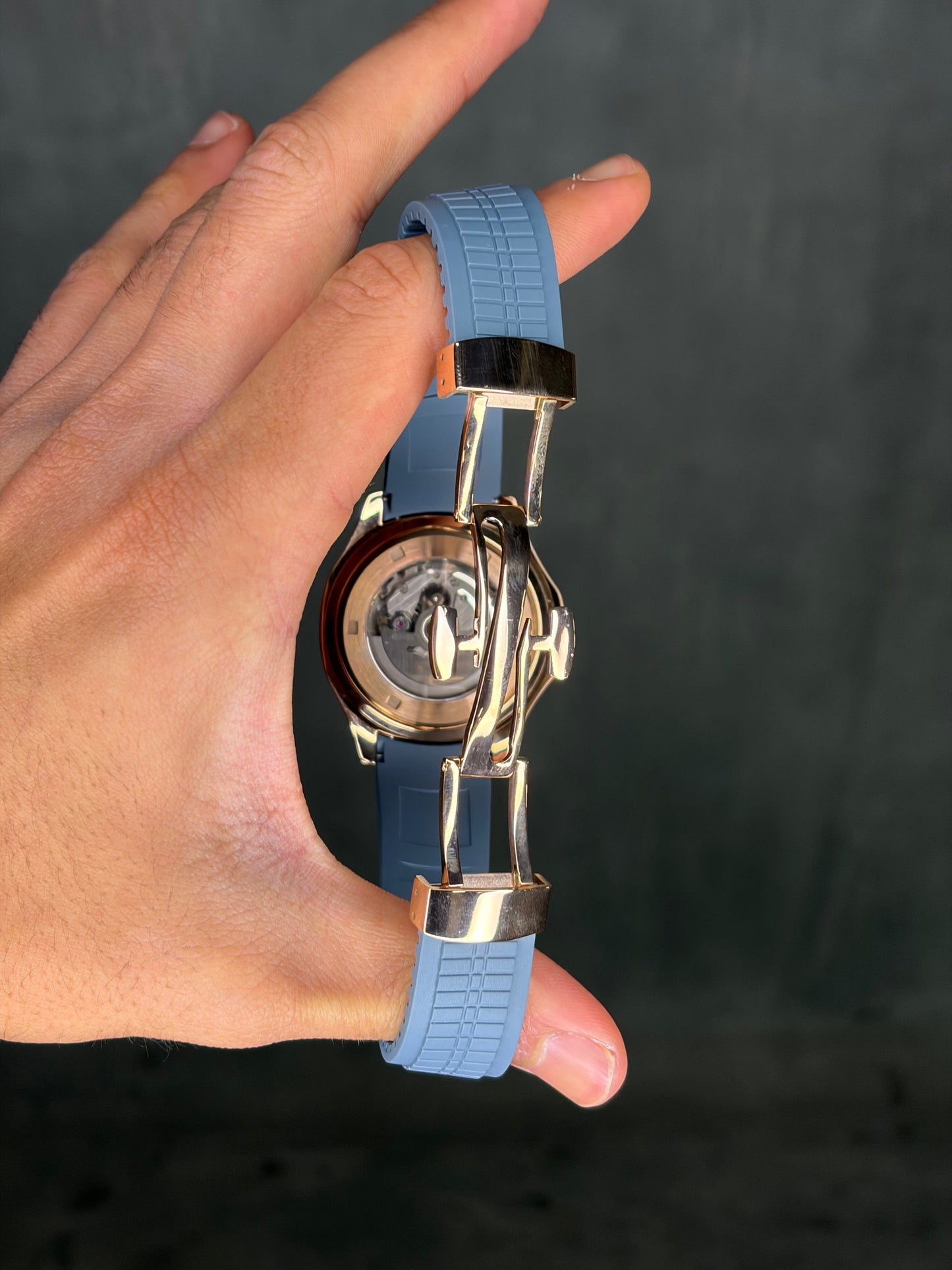 Blue & Rose Gold Aquanaut Seiko Mod — Vue de profil