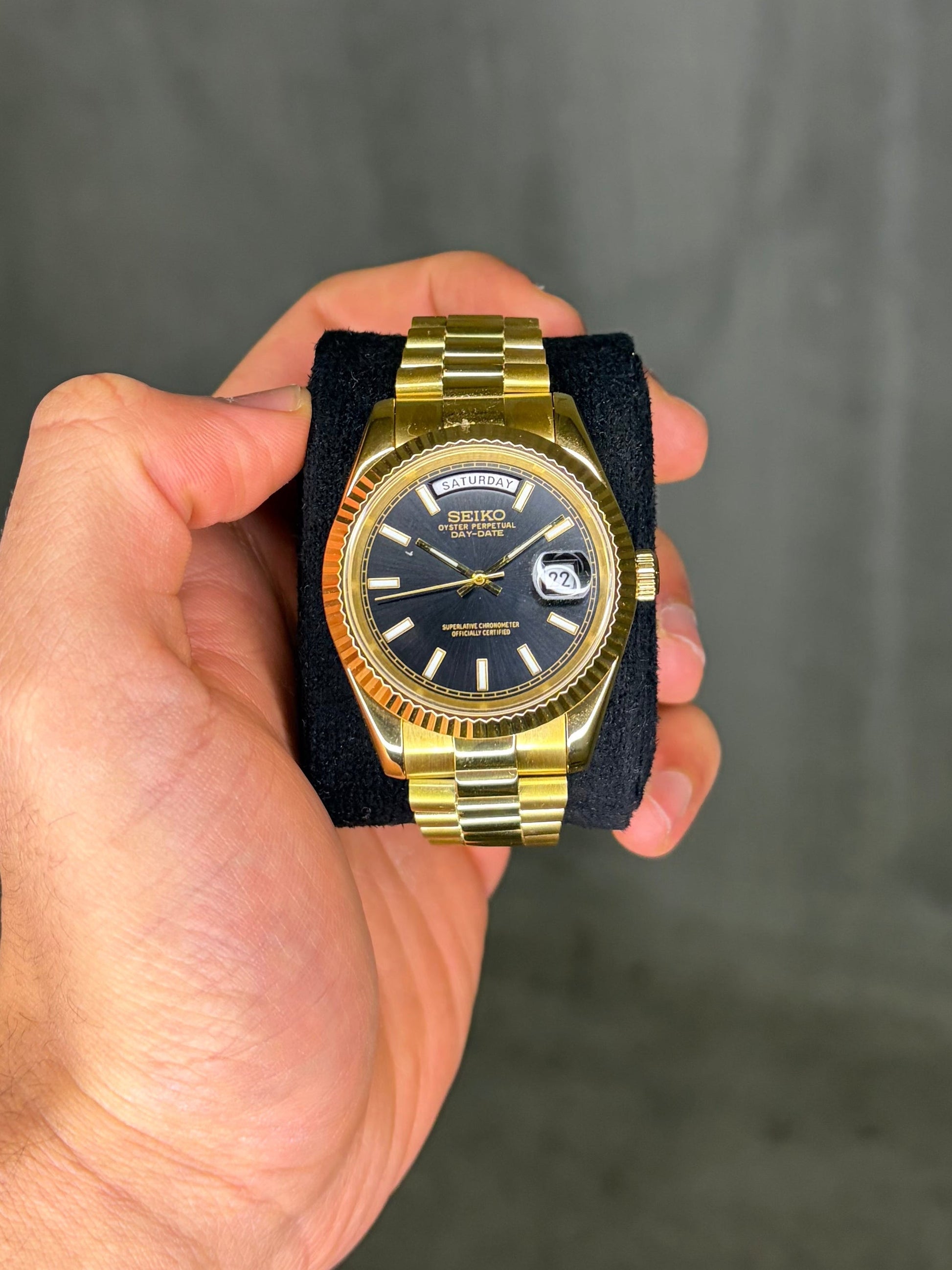 Gold & Black baguette dial DayDate Seiko Mod — Détail bracelet