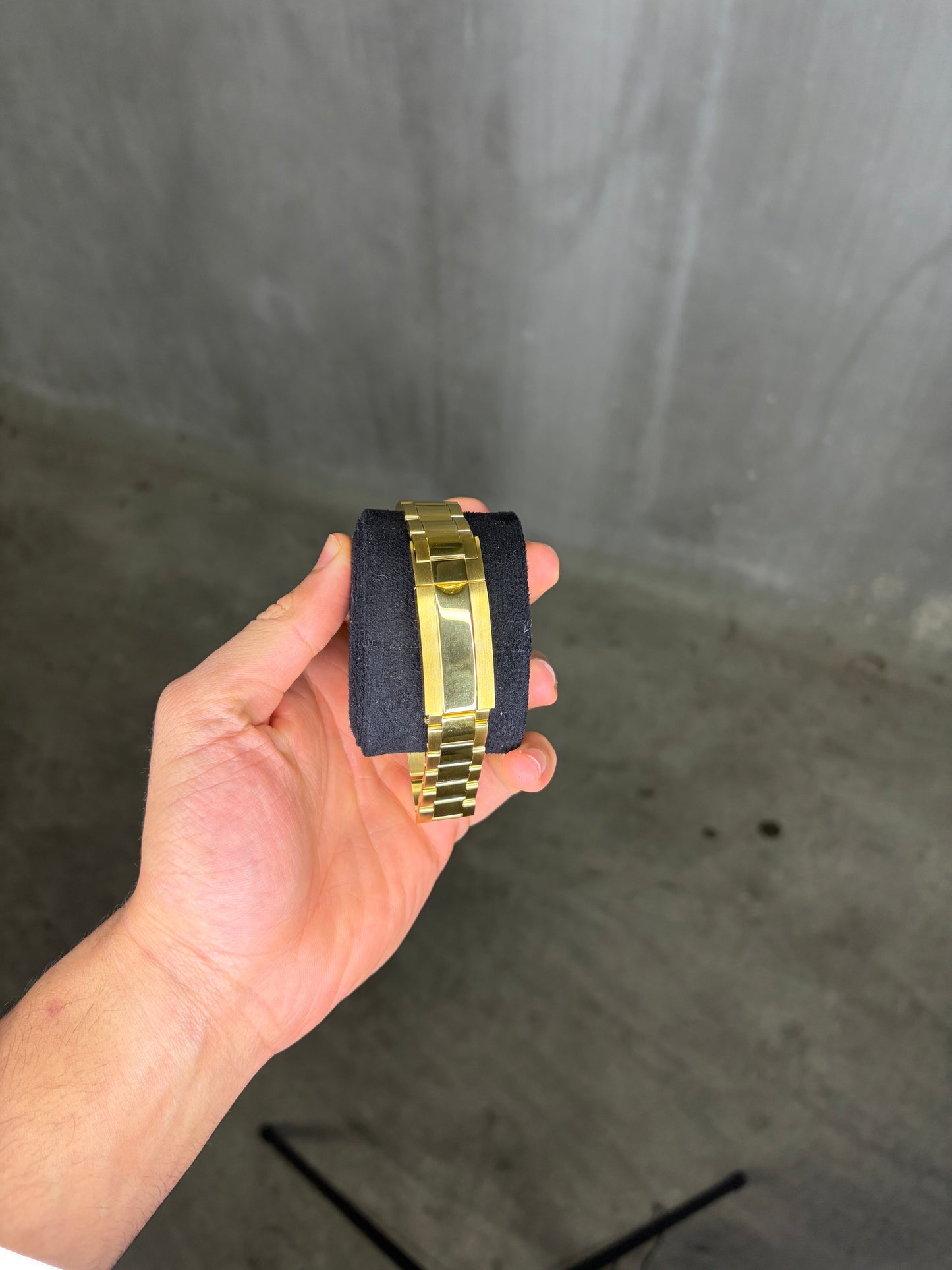Yellow Gold & black Daytona Seiko Mod — Détail bracelet