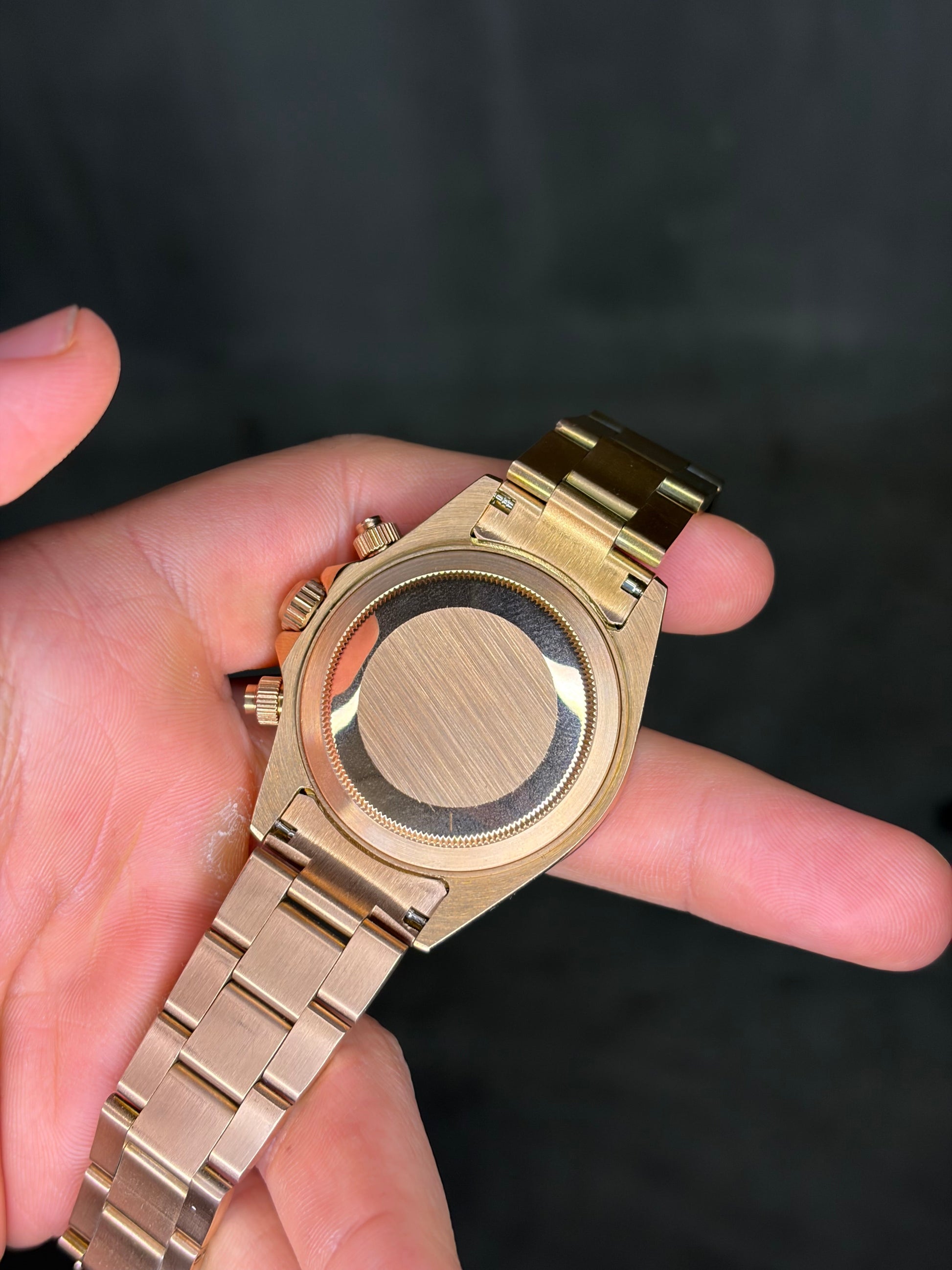 Rose Gold and Brown Arabic Dial Daytona Seiko Mod — Détail couronne