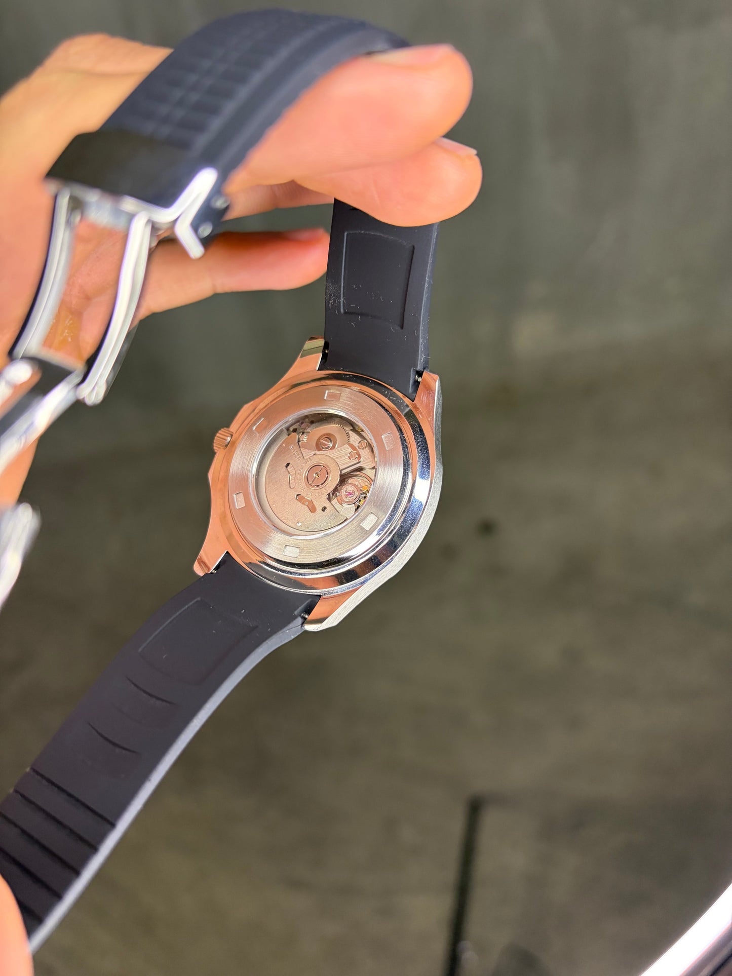 Aquanaut noir et argent Seiko Mod - Détail bracelet - Verre saphir