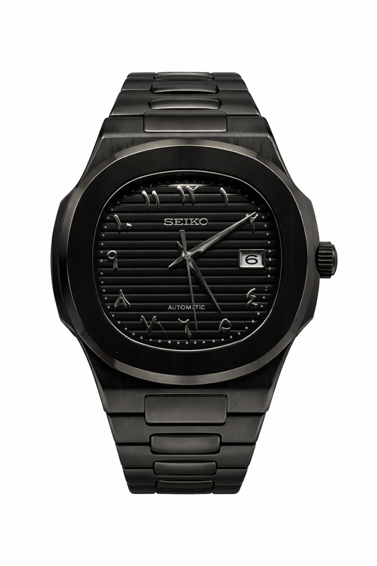 Nautilus Stealth Black Arabic Numerals Seiko Mod — Vue de face