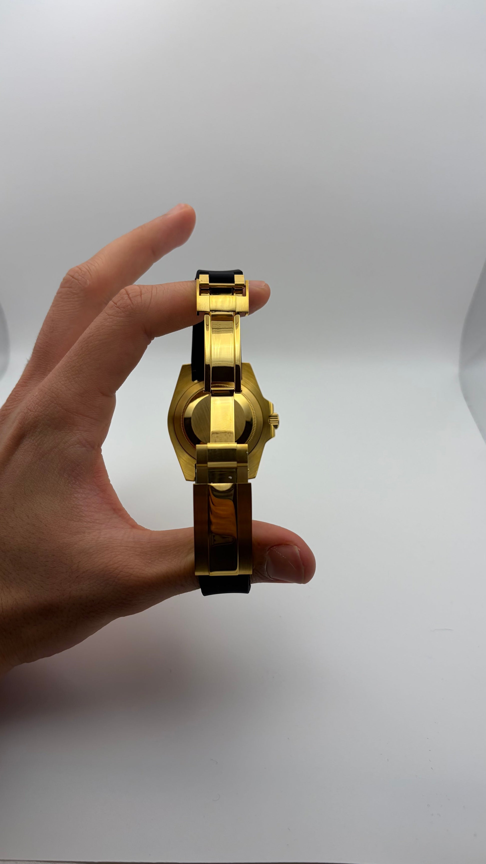 Yacht Master Yellow Gold Oysterflex Seiko Mod — Vue de profil