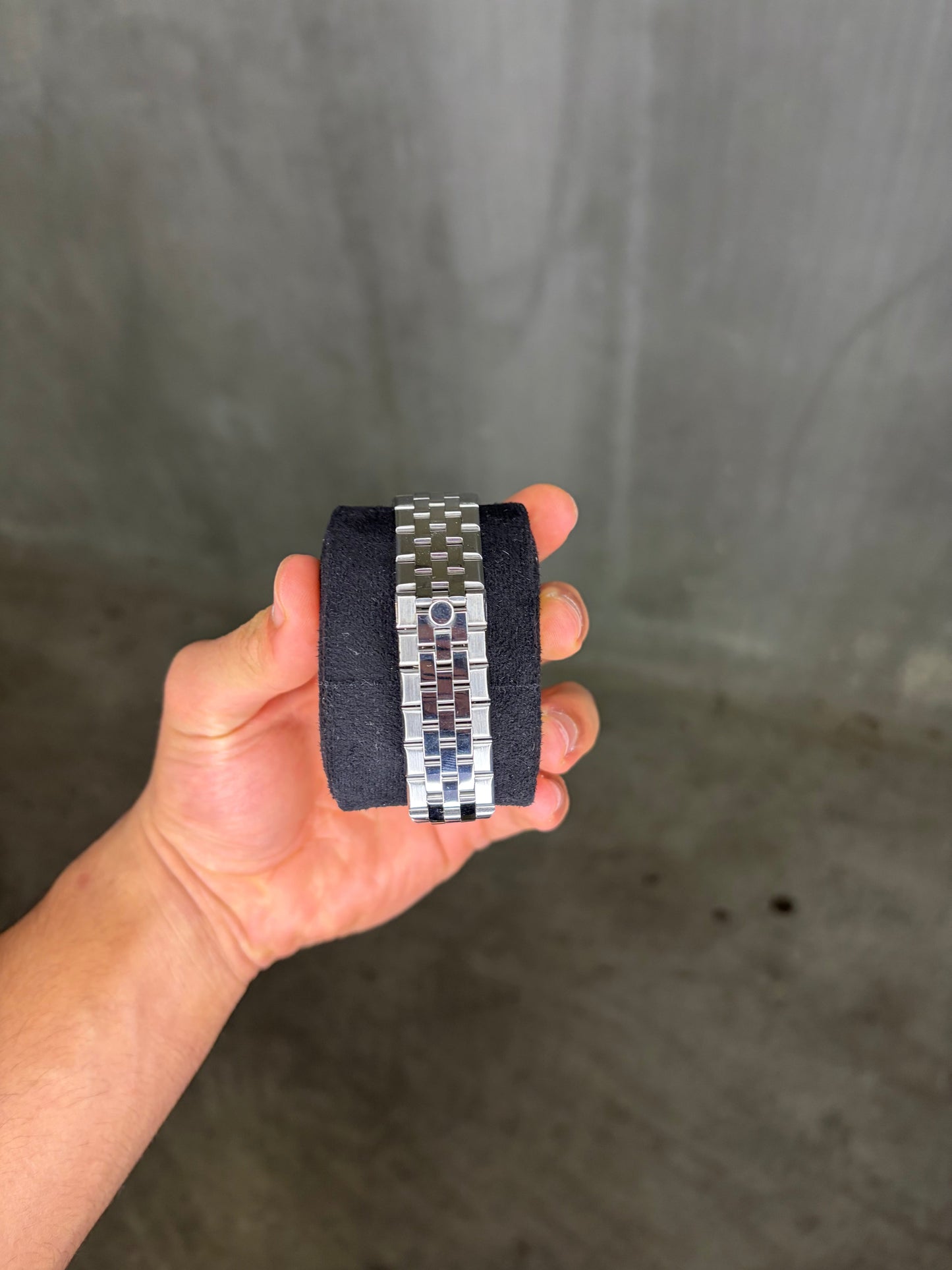 Land dweller deep ocean blue Seiko Mod — Vue de profil