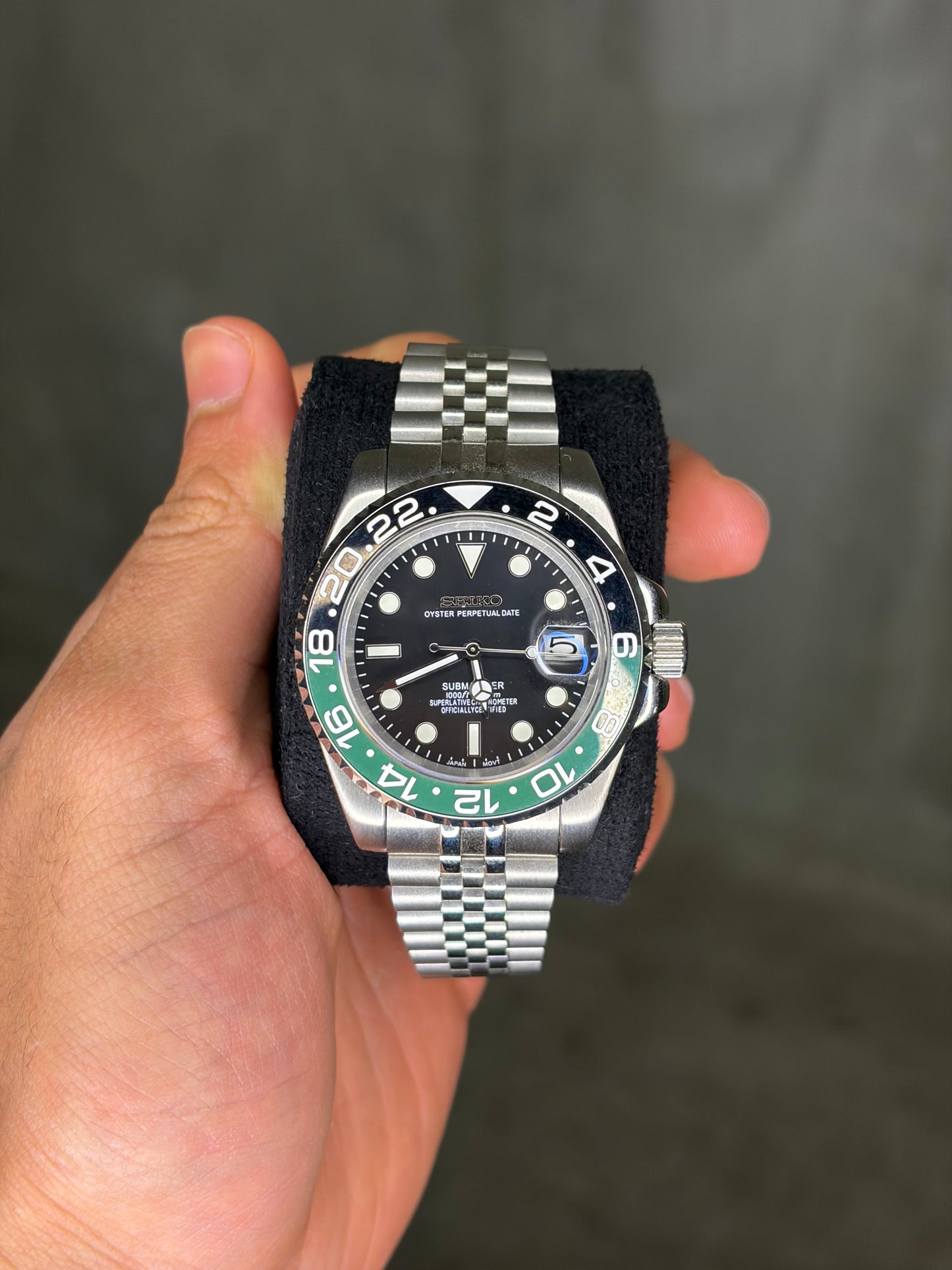 Sprite GMT Master II Seiko Mod — Vue de profil