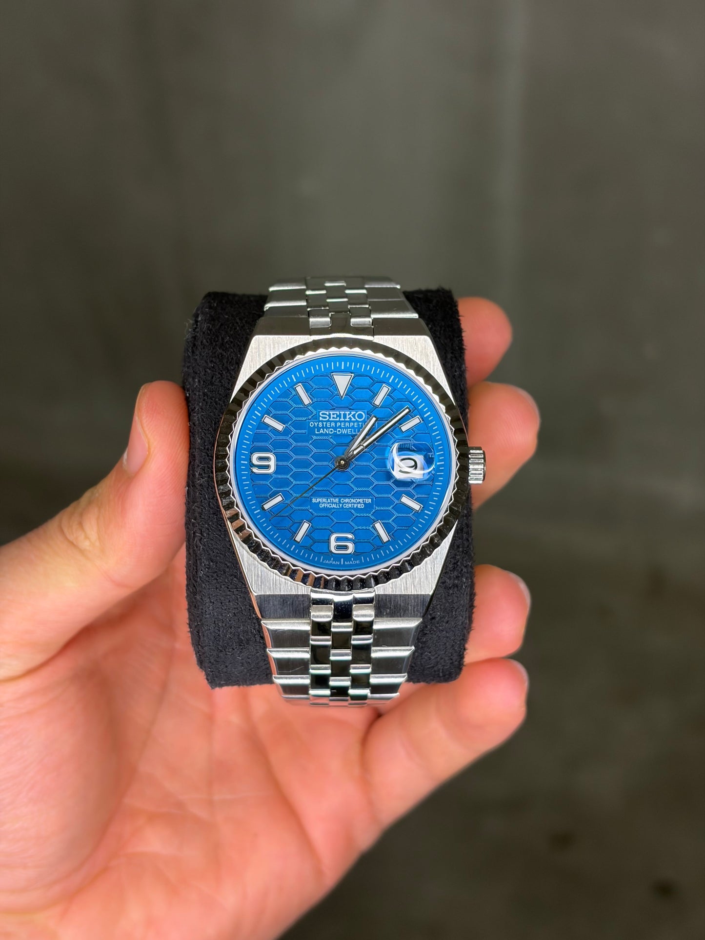 Land dweller deep ocean blue Seiko Mod — Vue arrière