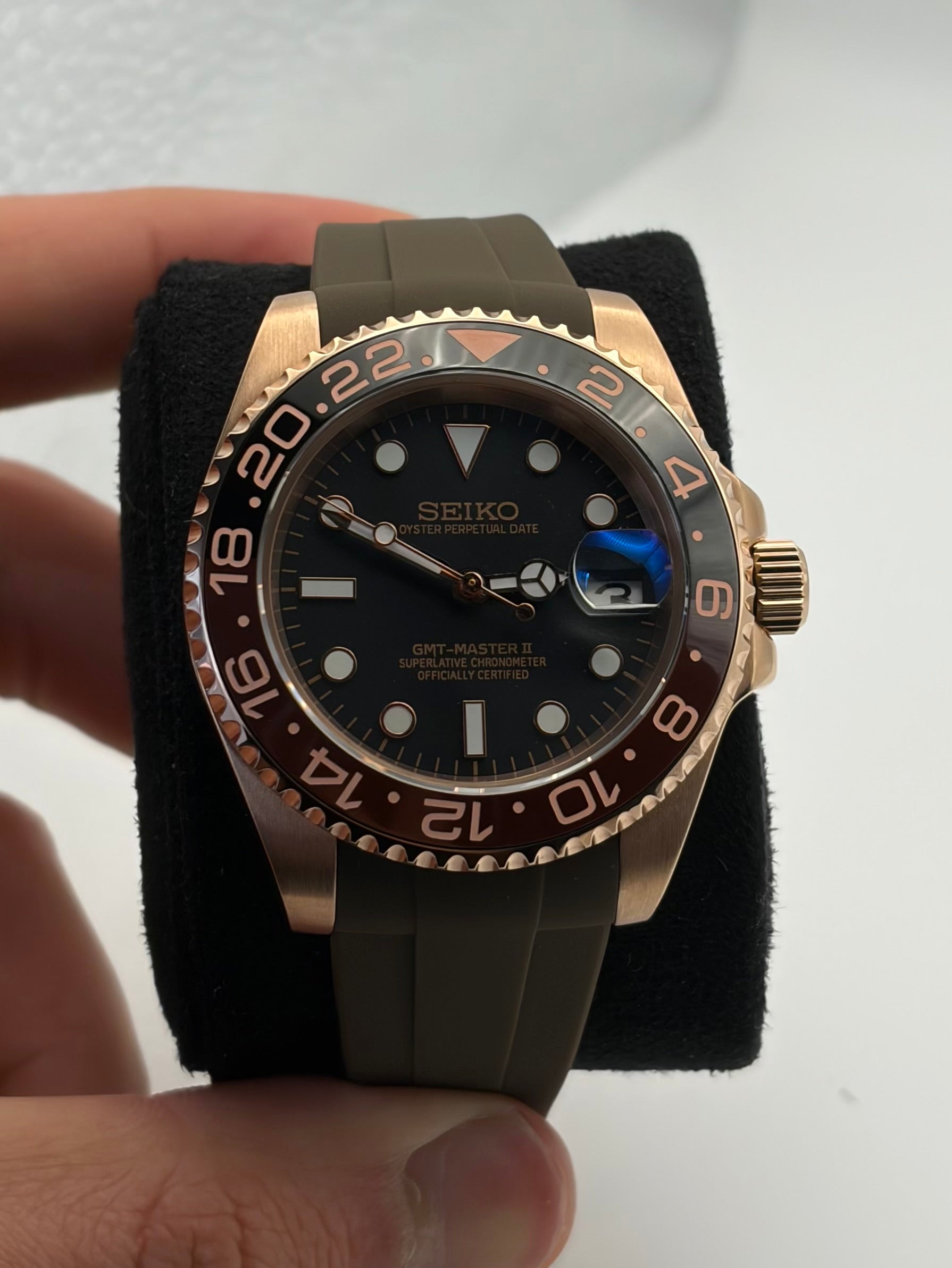 GMT Master II Mocha Rose Gold Seiko Mod — Détail cadran