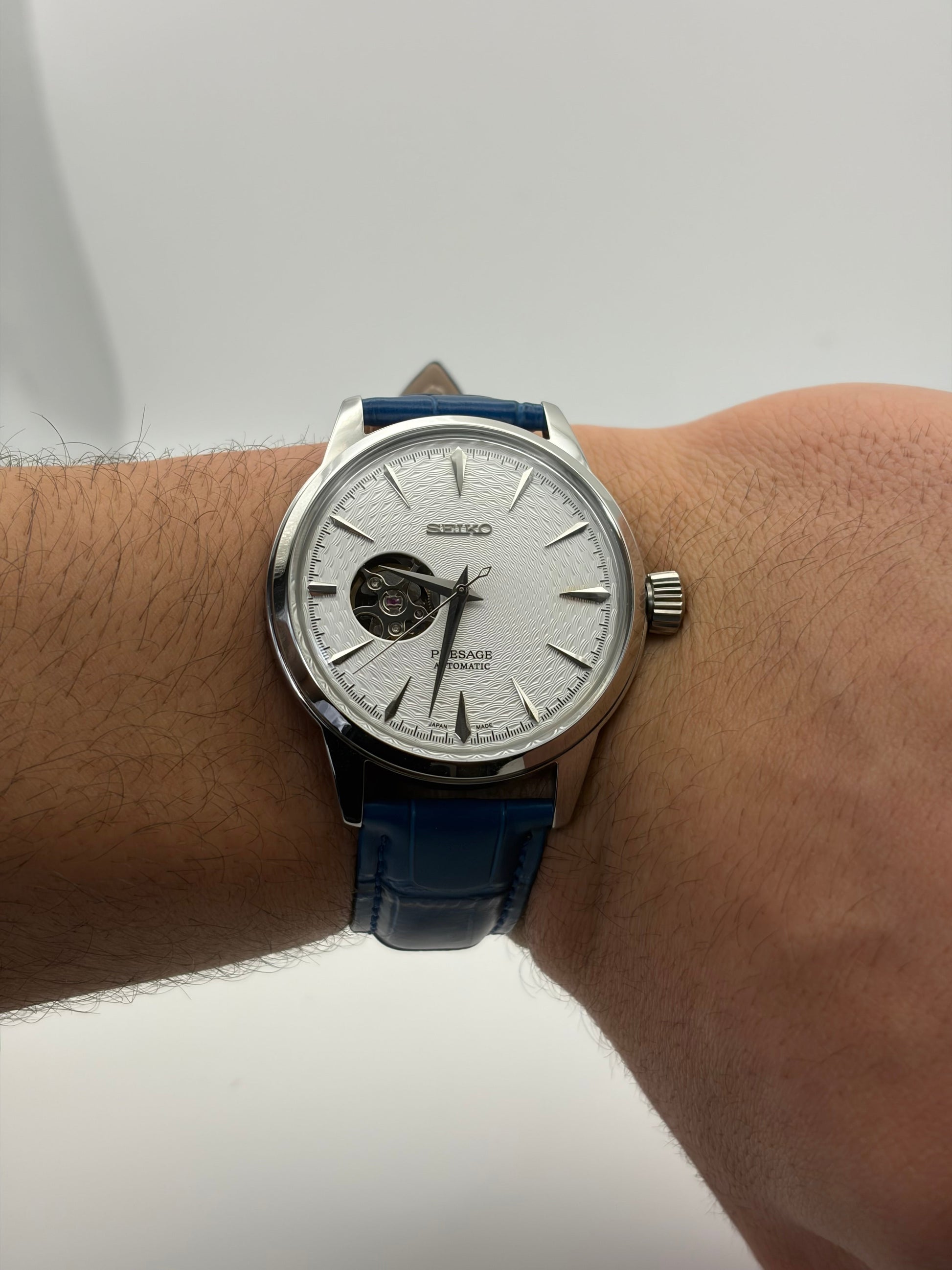 Presage Blue Leather Bracelet Seiko Mod — Au poignet