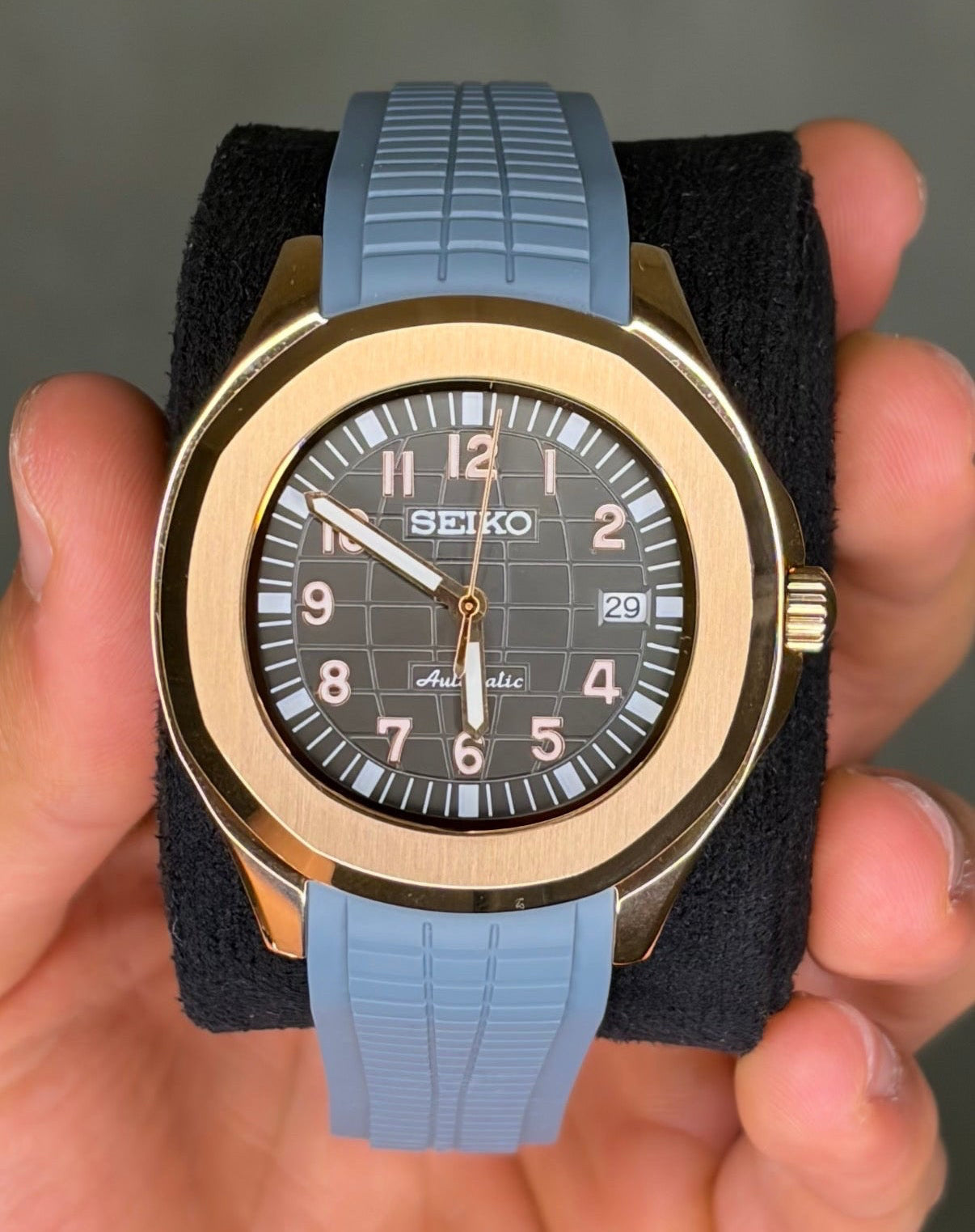 Blue & Rose Gold Aquanaut Seiko Mod — Détail cadran