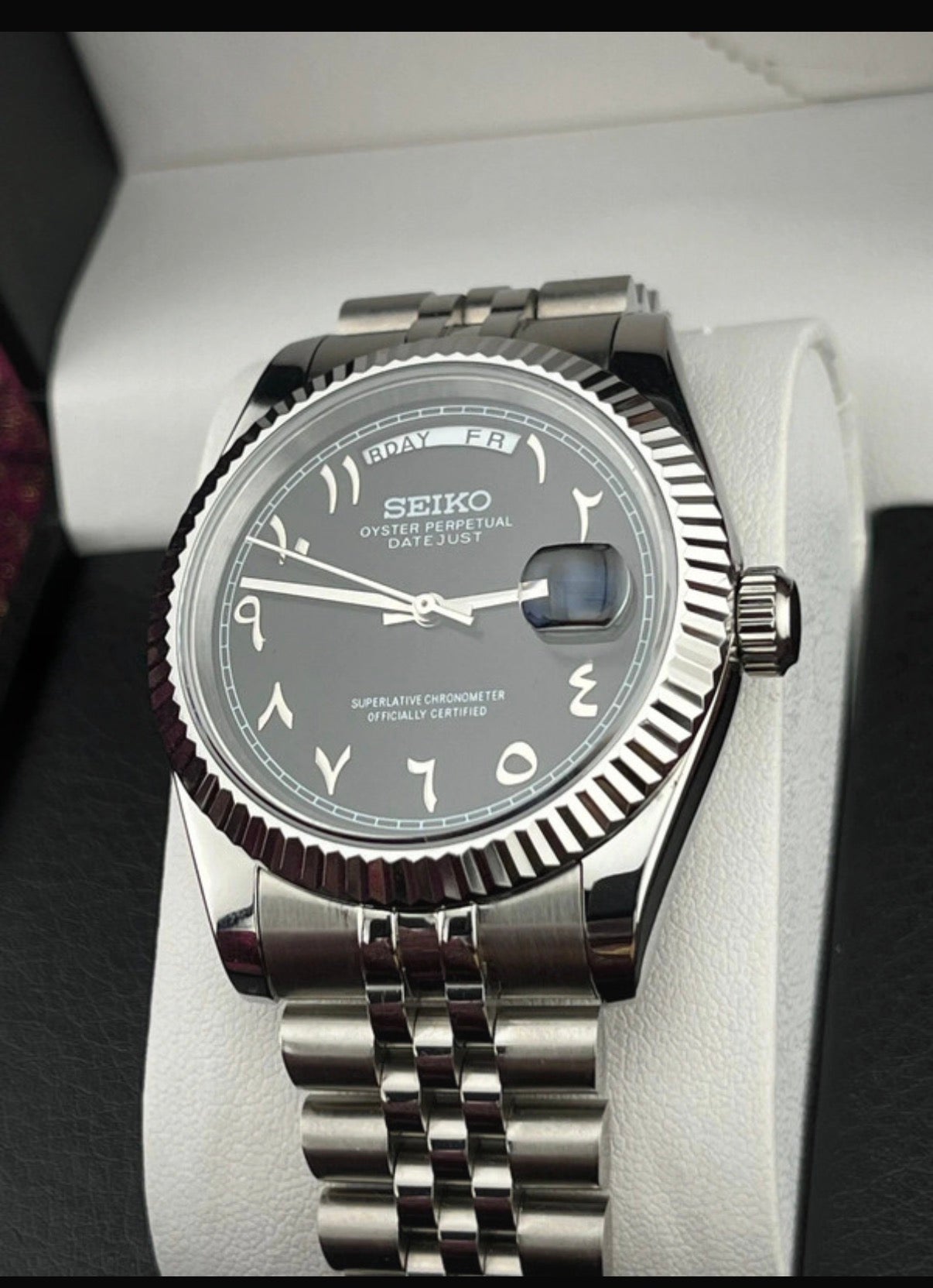 DayDate Black Arabic Dial Seiko Mod — Vue de face