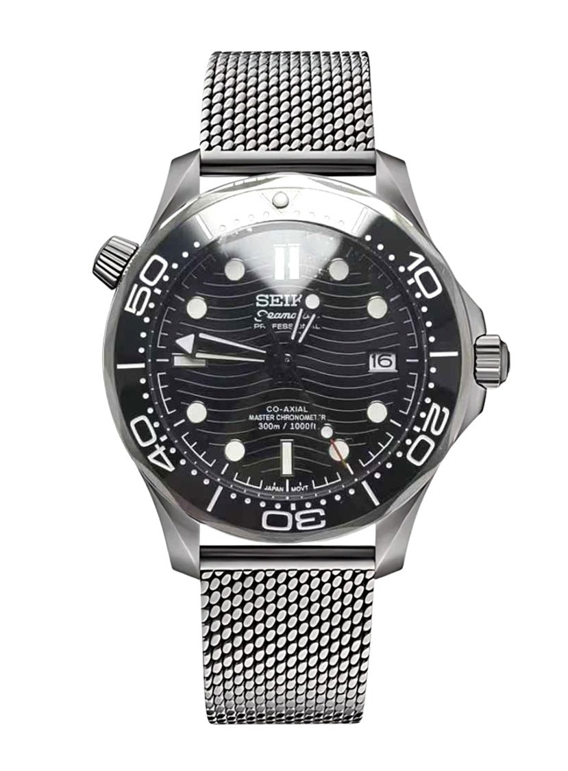 Seiko Mod Seamaster Black, montre homme 42 mm, cadran noir à motif de vagues, bracelet maille milanaise acier