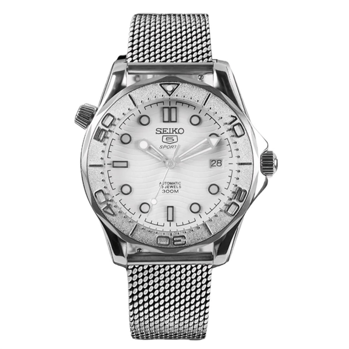 Seiko Mod Seamaster Full White, montre homme 42 mm, cadran blanc à motif de vagues, bracelet maille milanaise acier